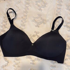Black Wireless Bra